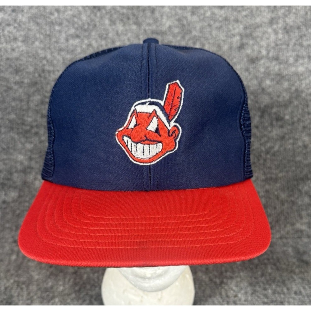 Vintage Cleveland Indians Chief Wahoo Trucker Hat Mesh Snapback MLB M/L